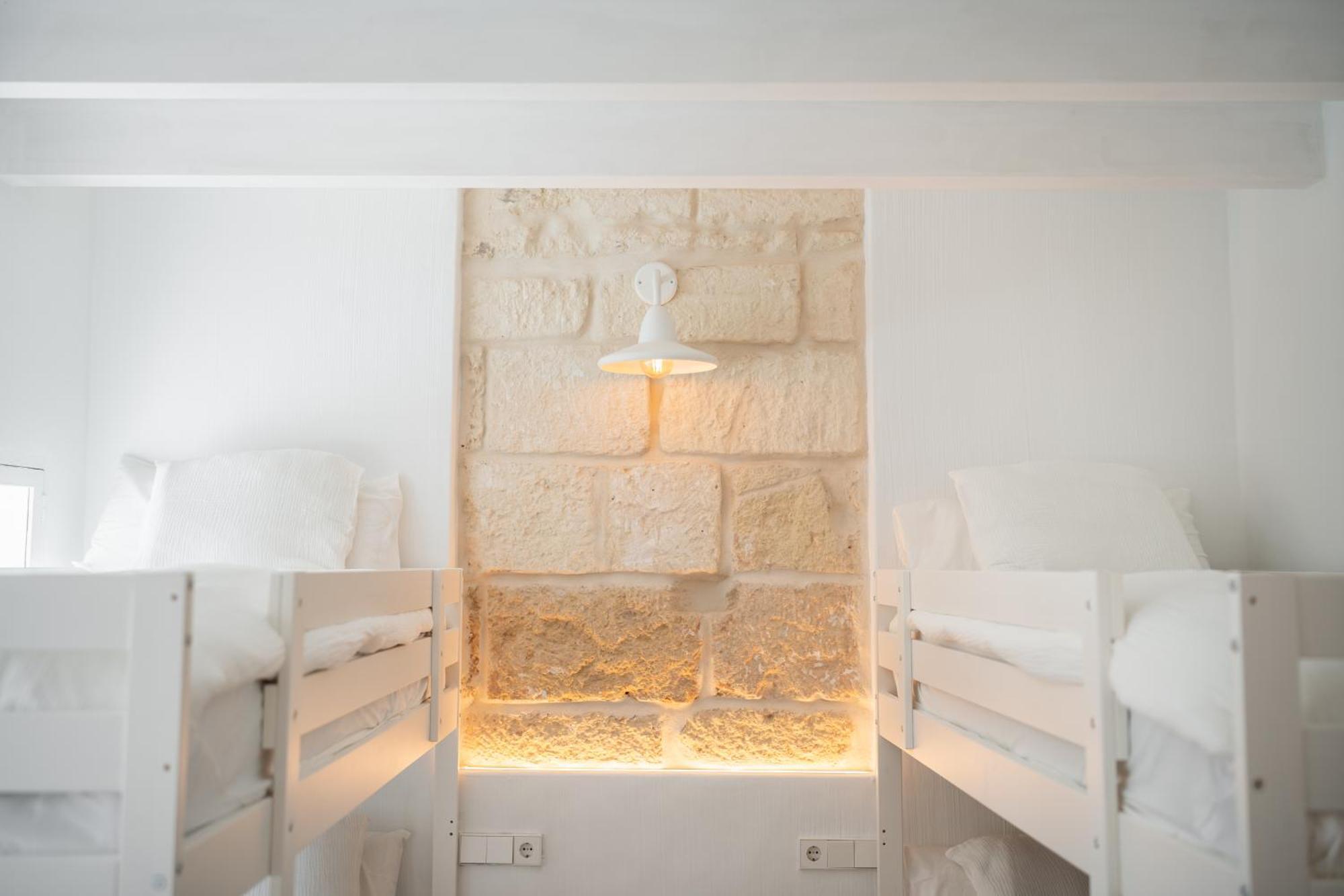 סיוטאדלה Llonga'S 11Th Youth Hostel מראה חיצוני תמונה