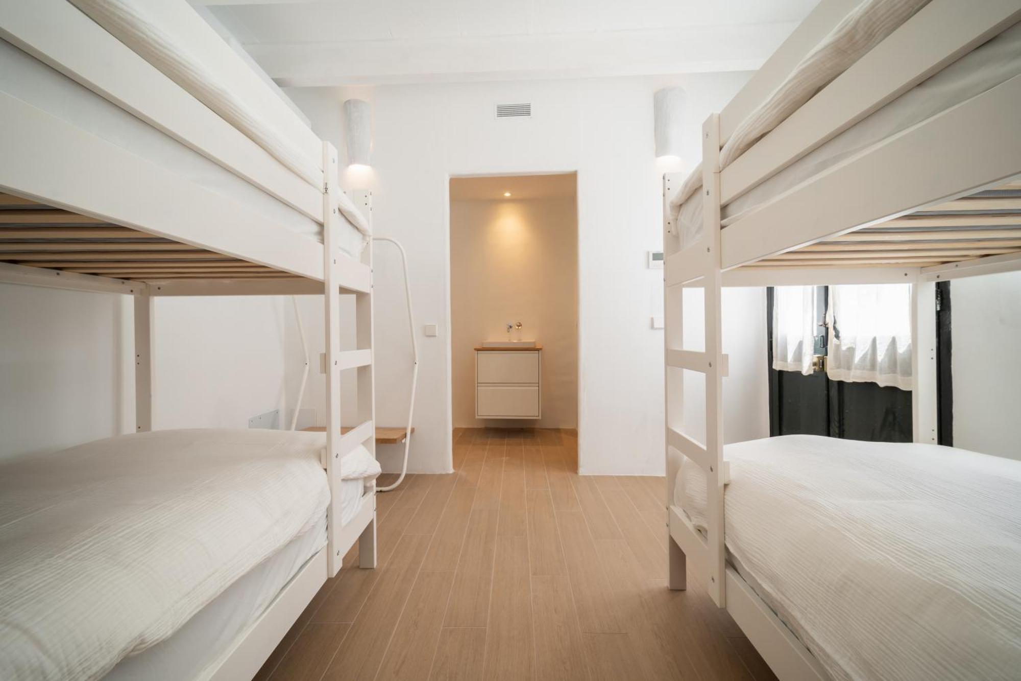סיוטאדלה Llonga'S 11Th Youth Hostel מראה חיצוני תמונה
