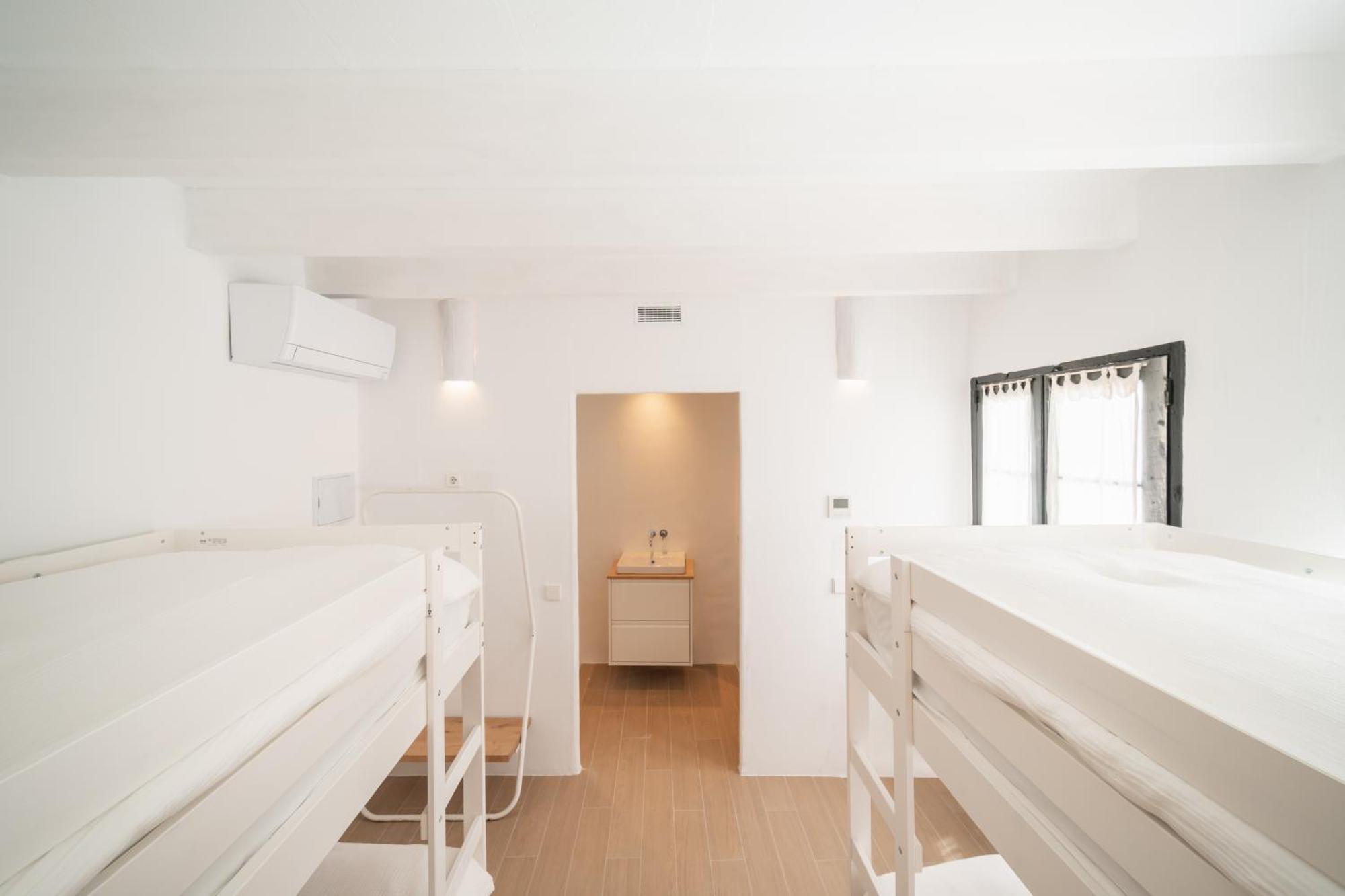 סיוטאדלה Llonga'S 11Th Youth Hostel מראה חיצוני תמונה