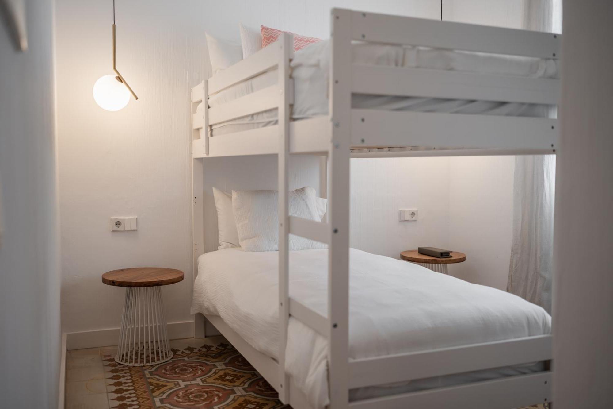 סיוטאדלה Llonga'S 11Th Youth Hostel מראה חיצוני תמונה