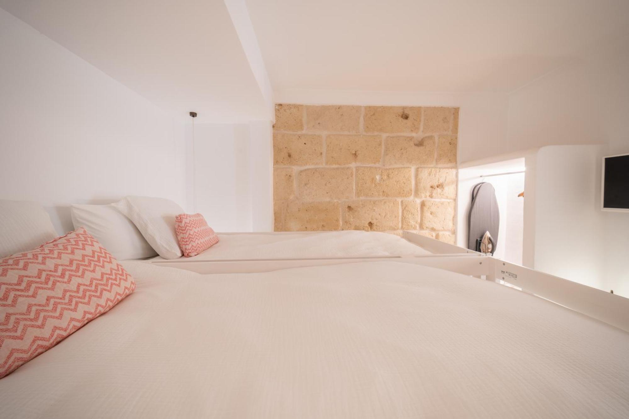 סיוטאדלה Llonga'S 11Th Youth Hostel מראה חיצוני תמונה